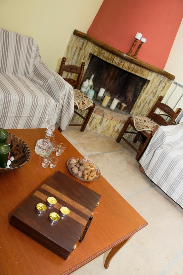 Villa Argyro トリオペトラ エクステリア 写真